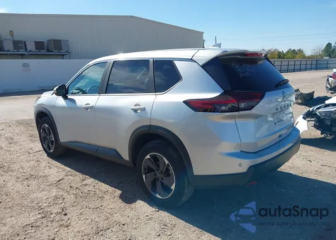 2025 Nissan Rogue Sv Intelligent Awd z USA, uszkodzony, nr VIN 5N1BT3BB3SC768875